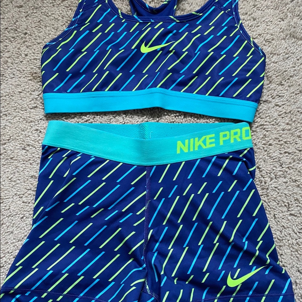 matching nike pro sports bra/spandex set
